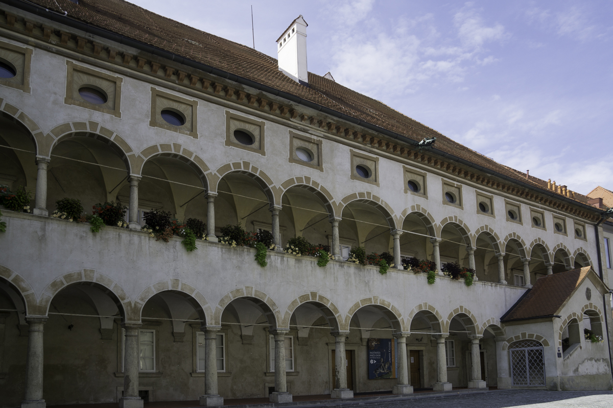 PIC-200815110656