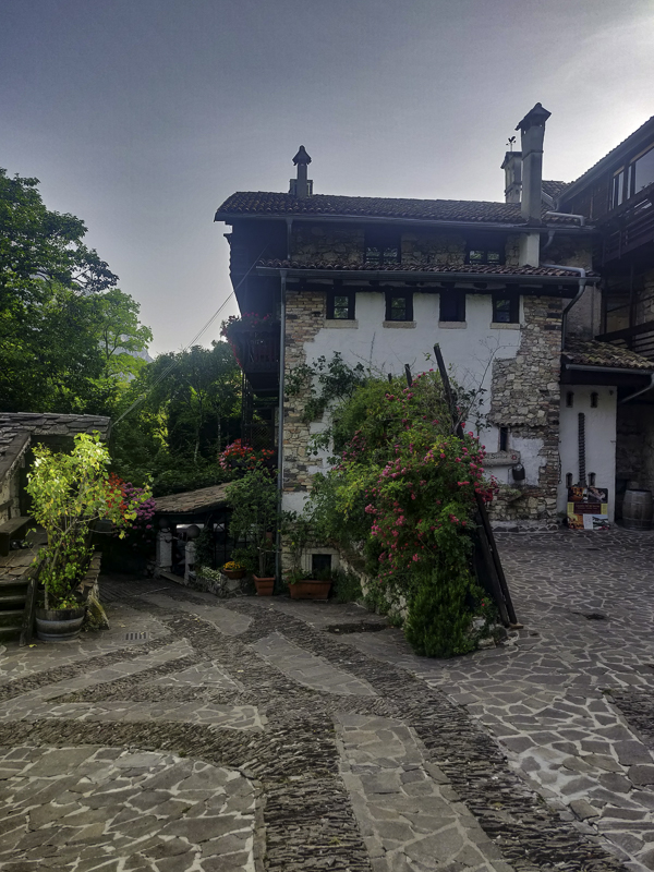 PIC-230621174834