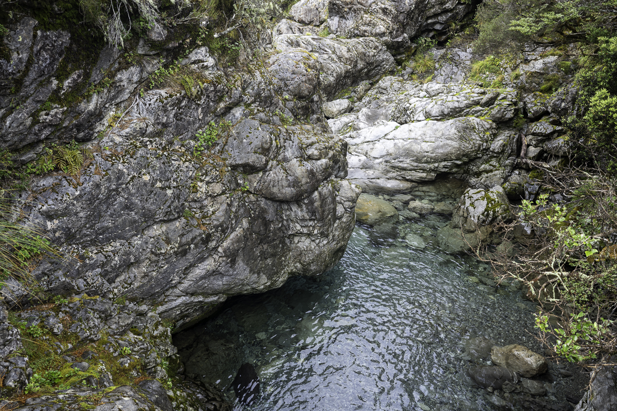 PIC-250324101238